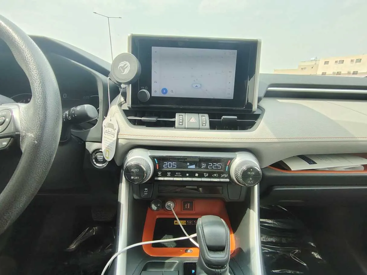 Car image 22