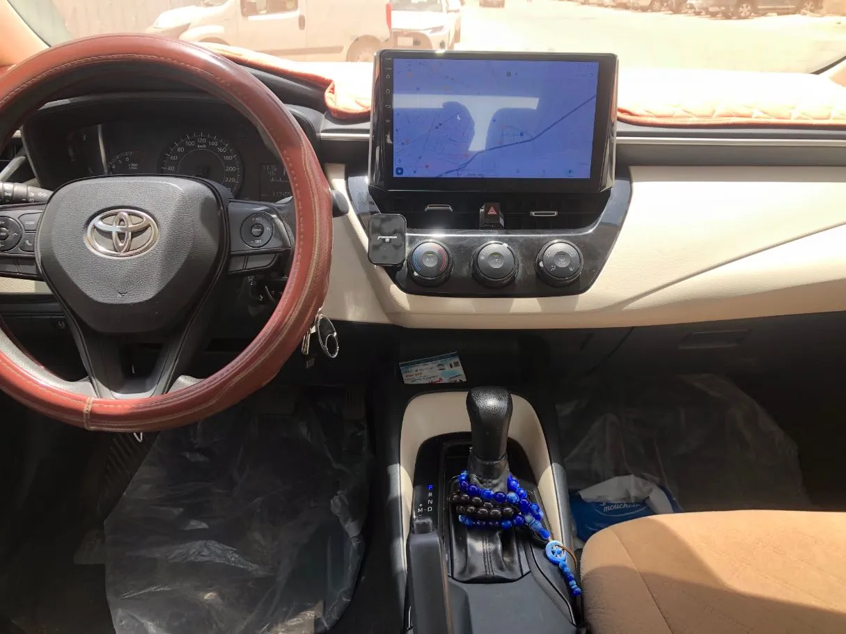 Car image 15