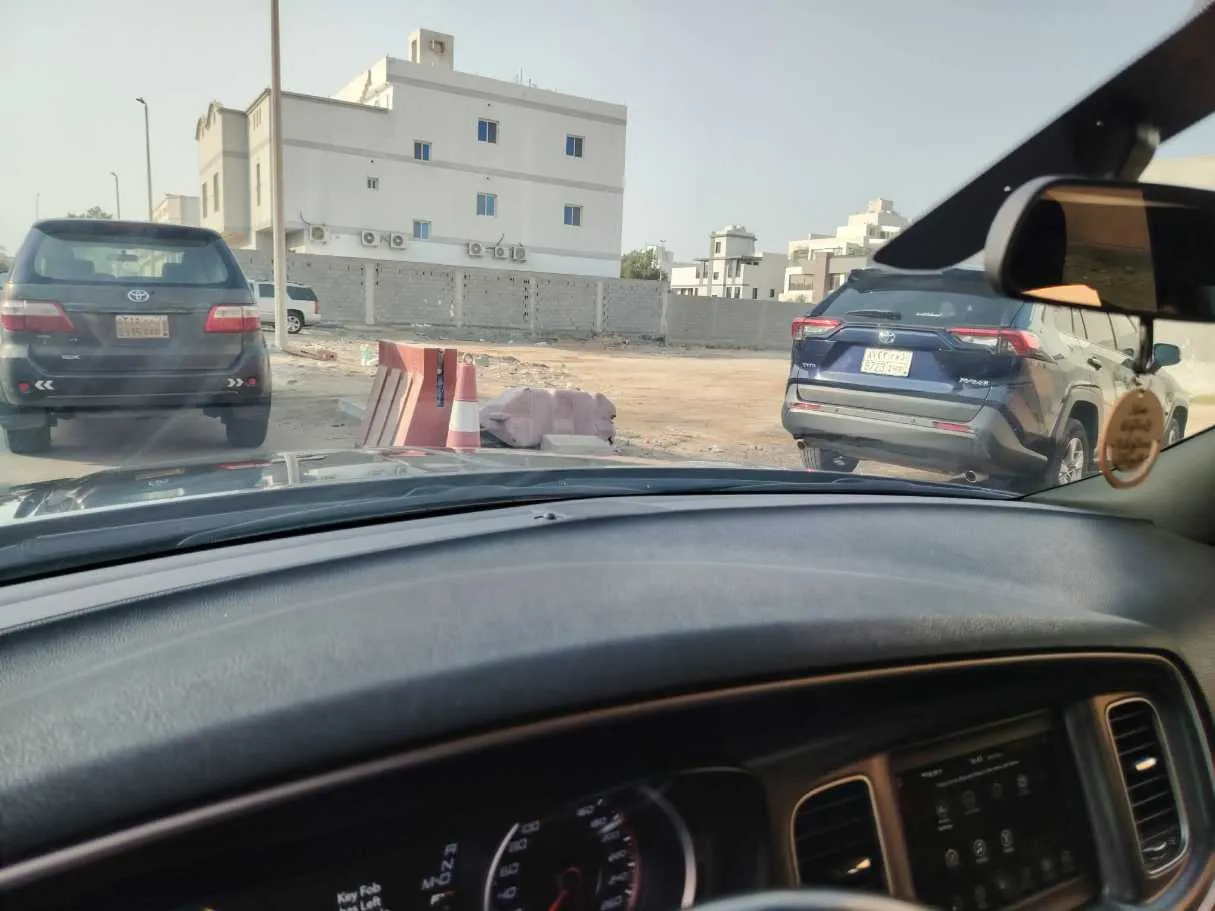 Car image 30