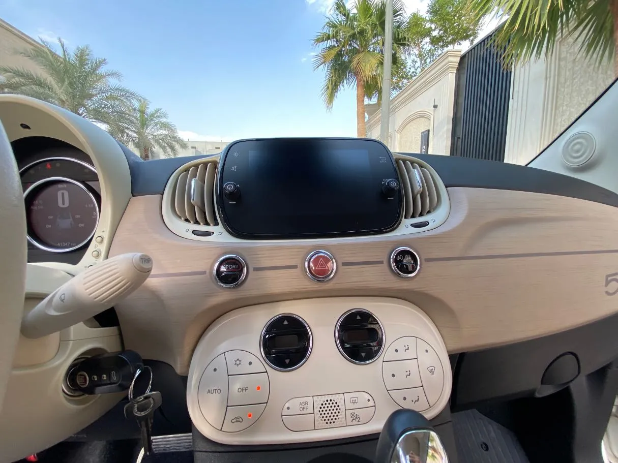 Car image 15