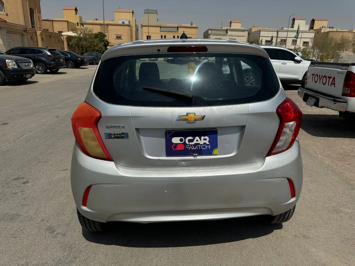 Car image 6