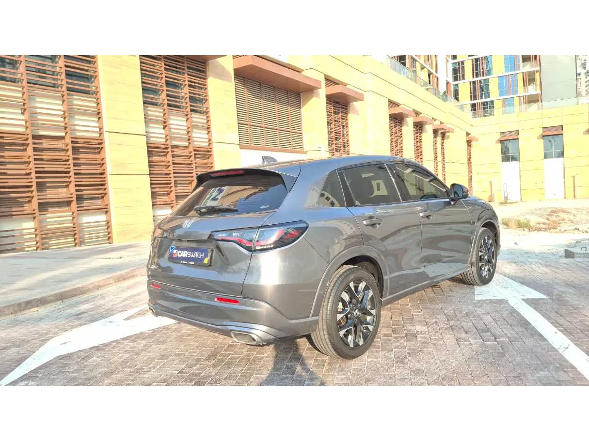 Car image 5