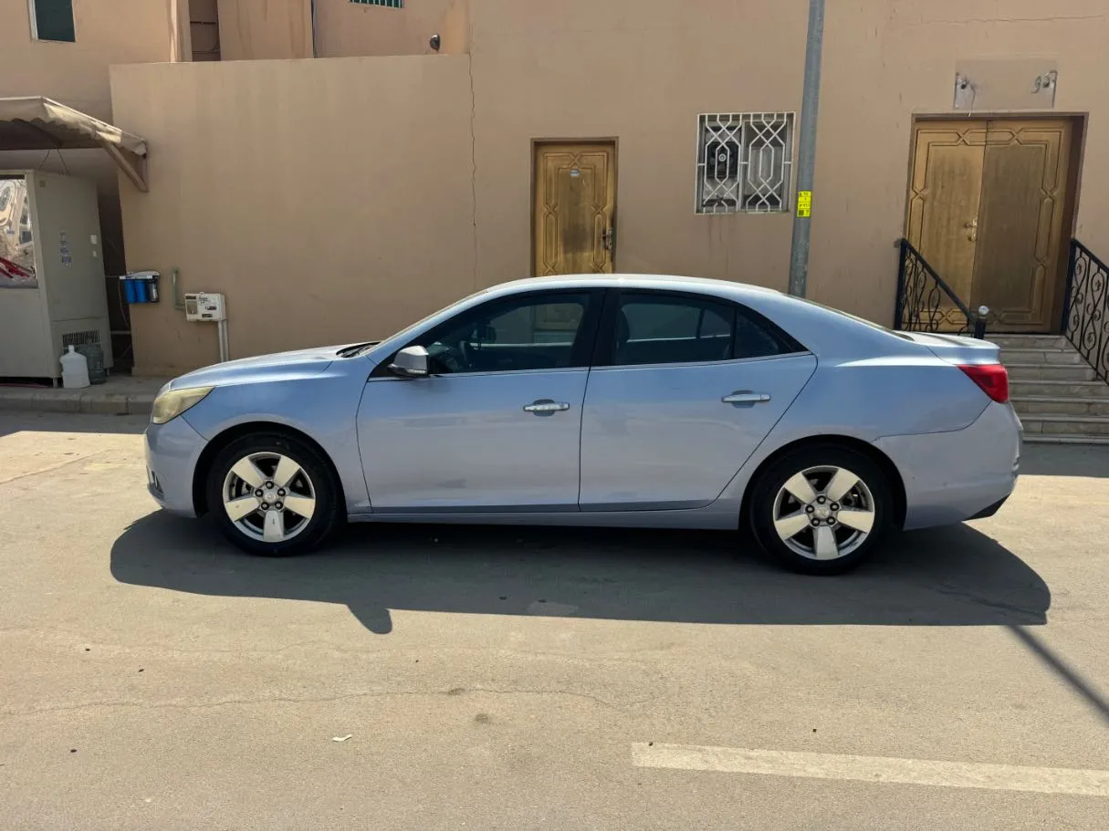 Car image 8