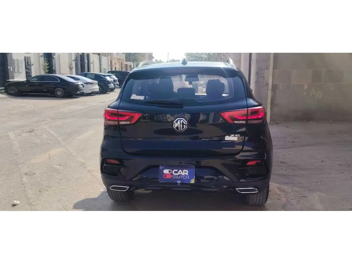 Car image 6