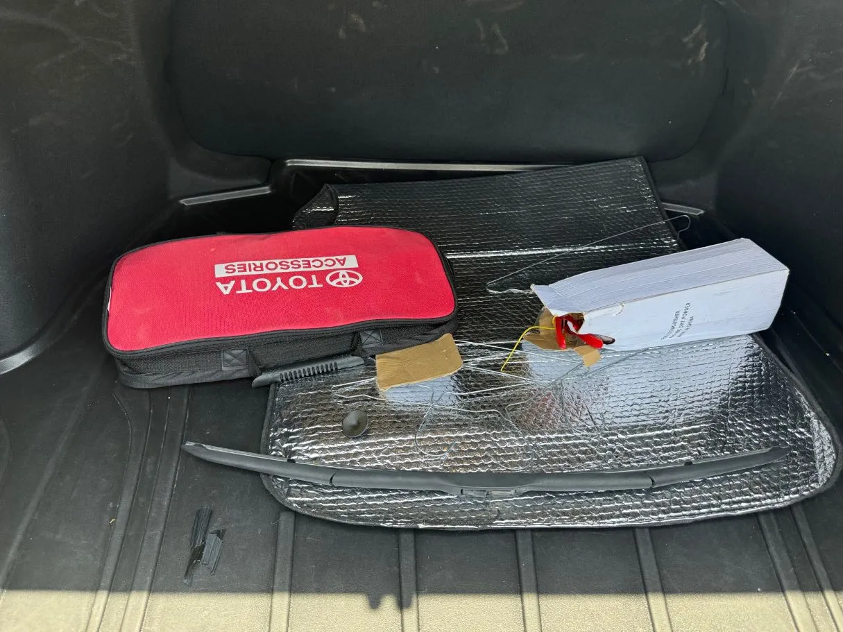 Car image 23