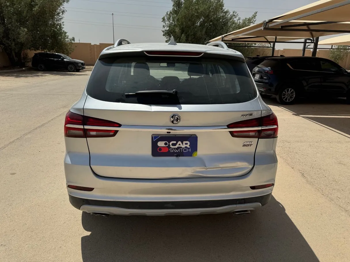 Car image 6