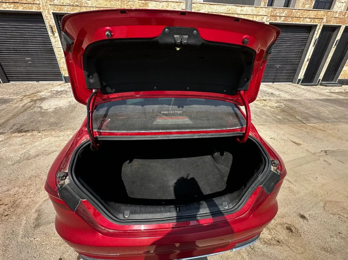 Car image 21