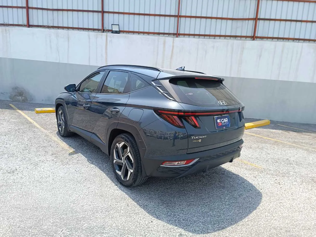 Car image 7