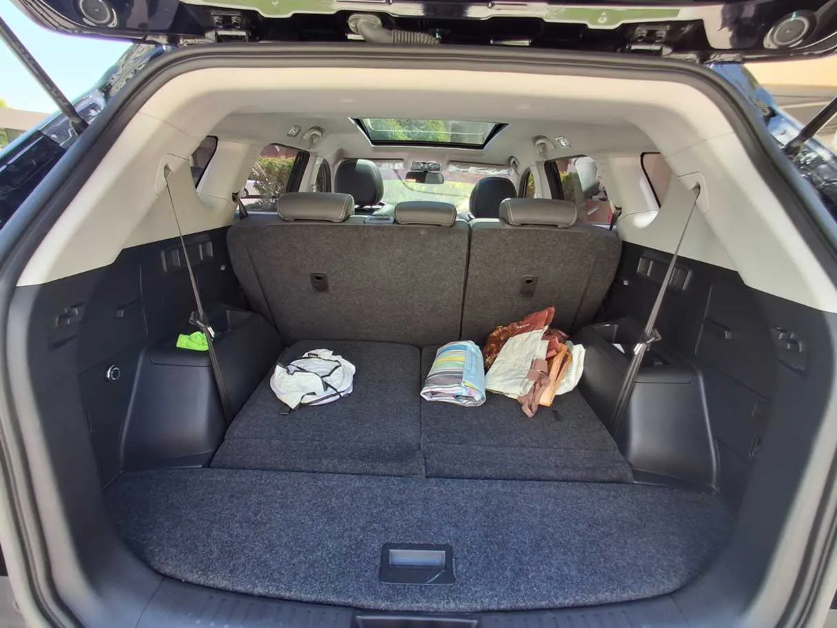 Car image 19