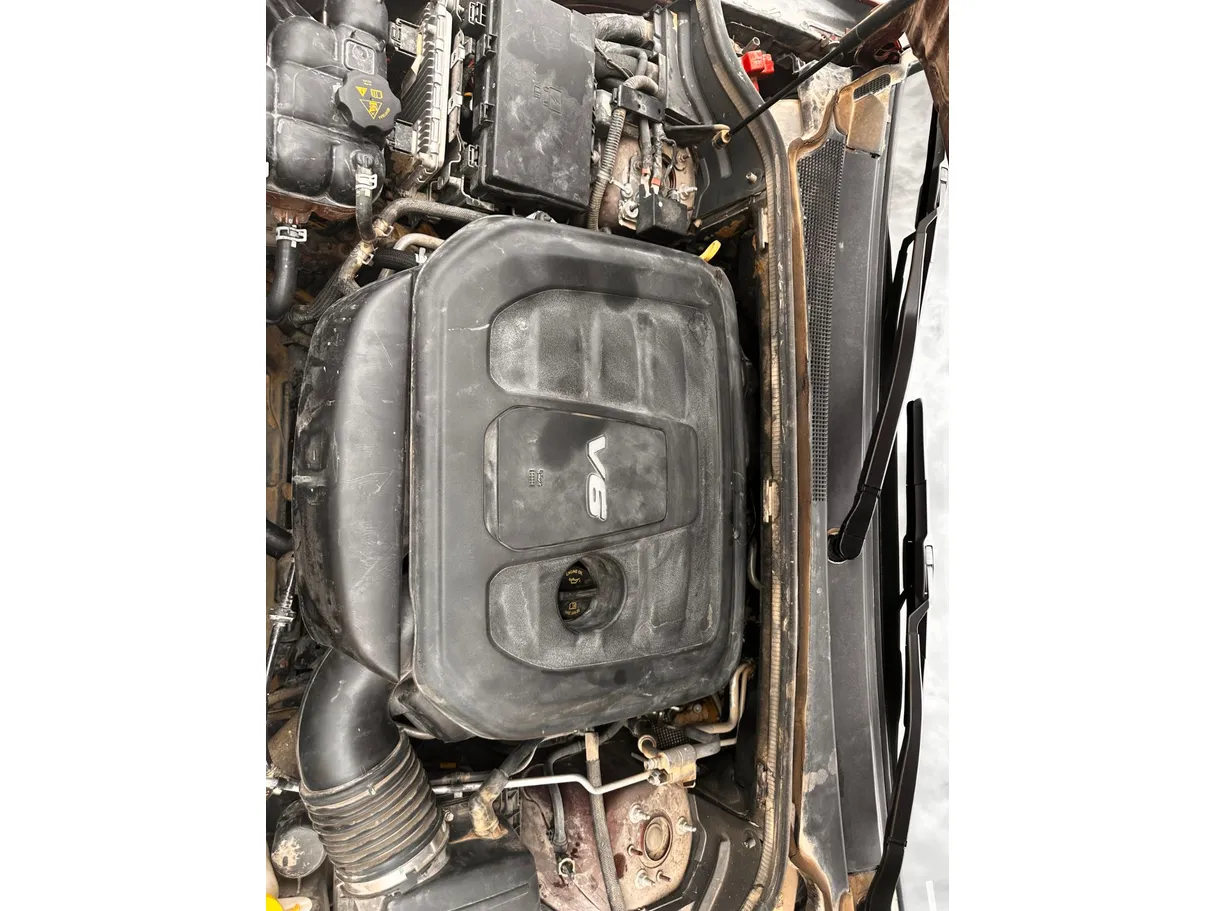 Car image 27