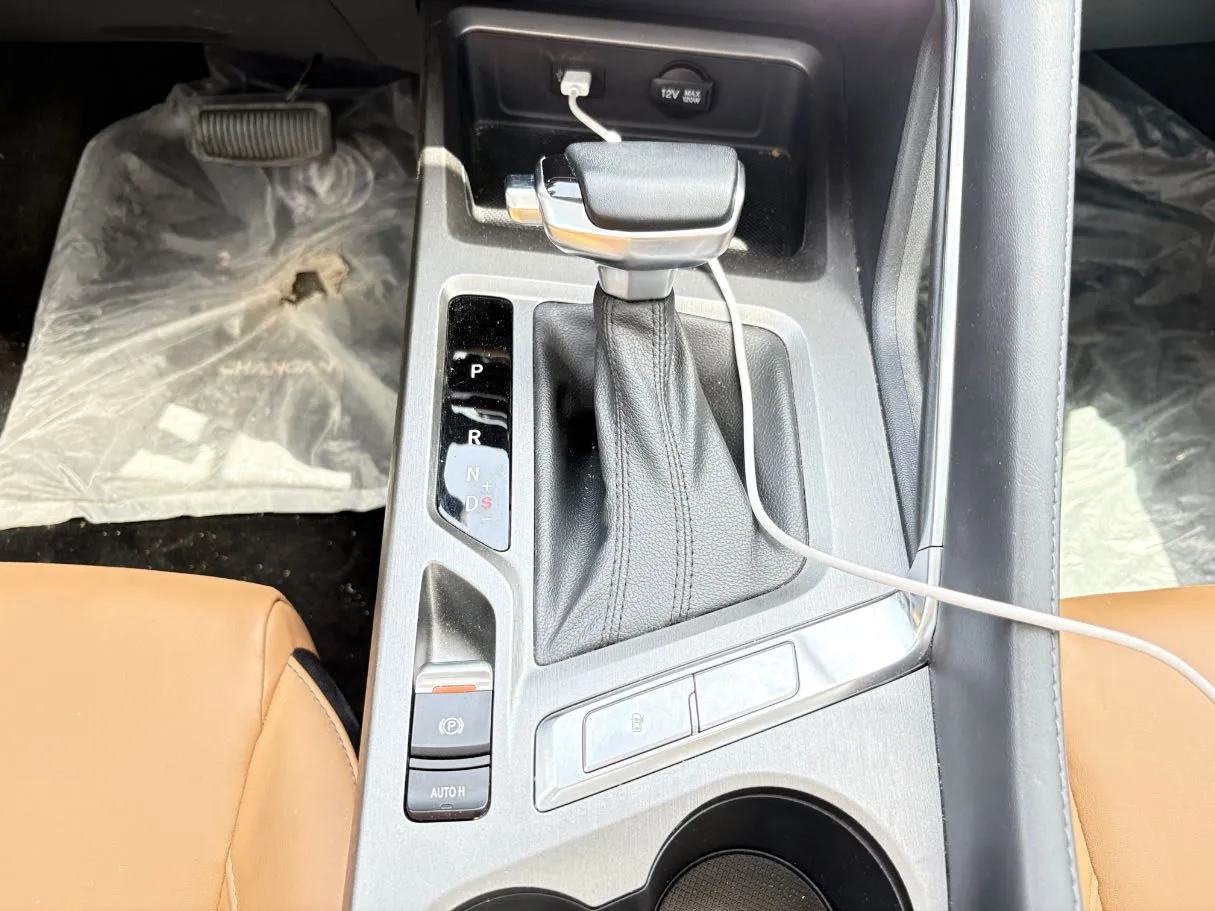 Car image 20