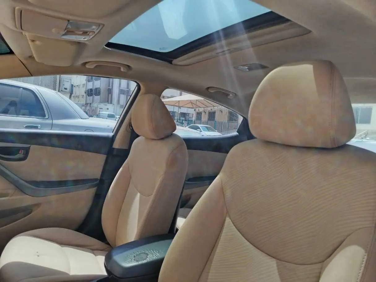 Car image 13
