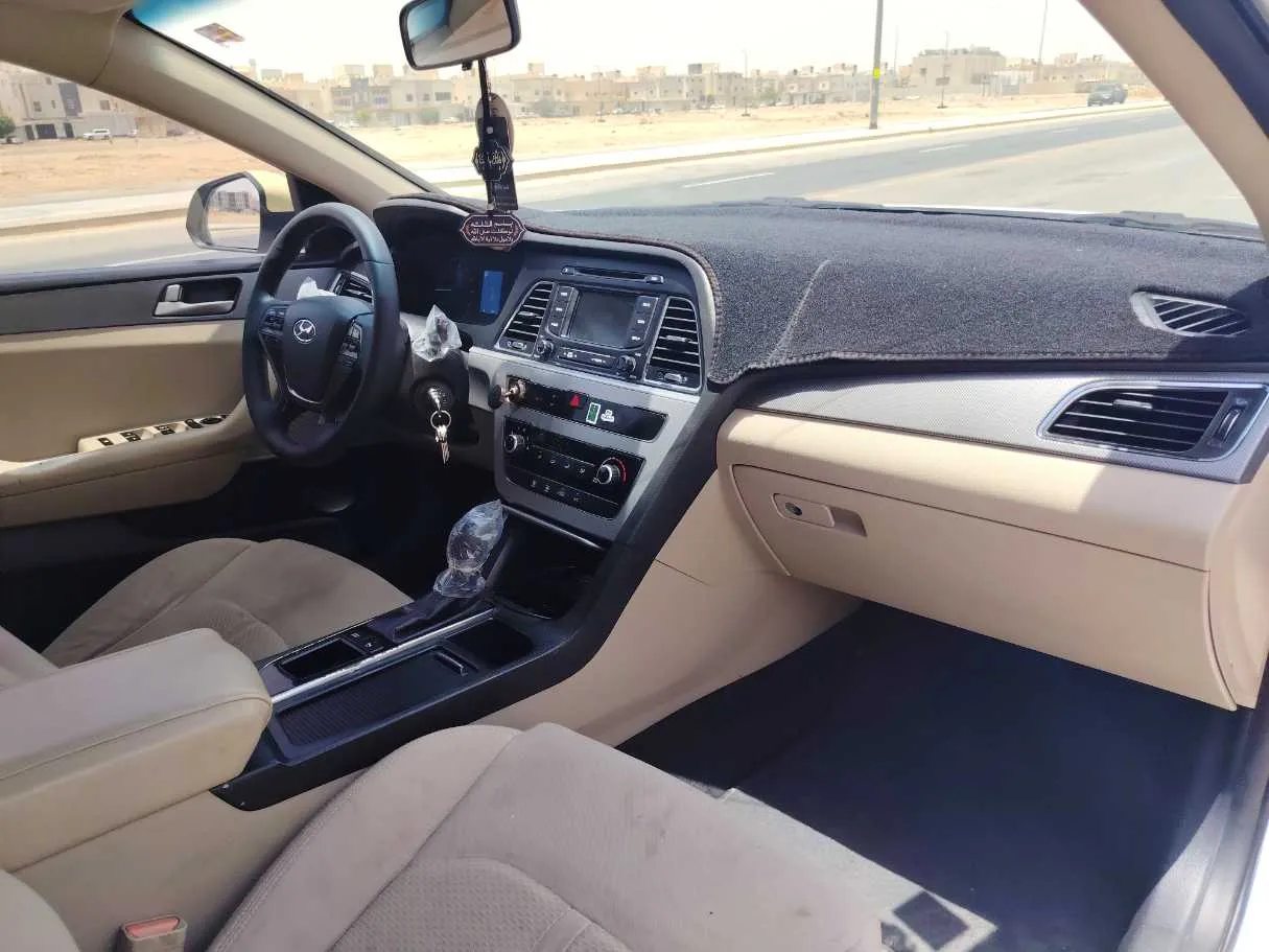Car image 28