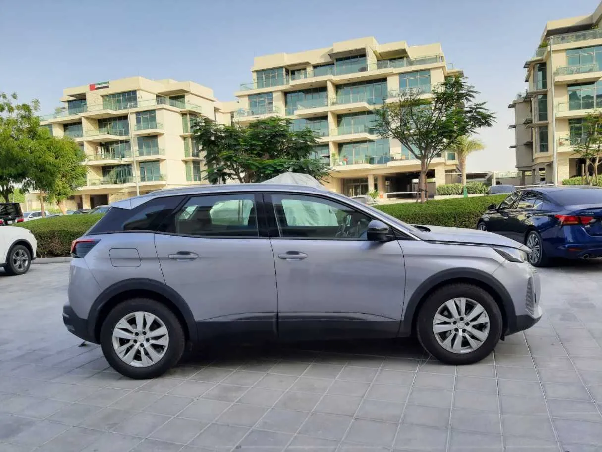 Car image 8