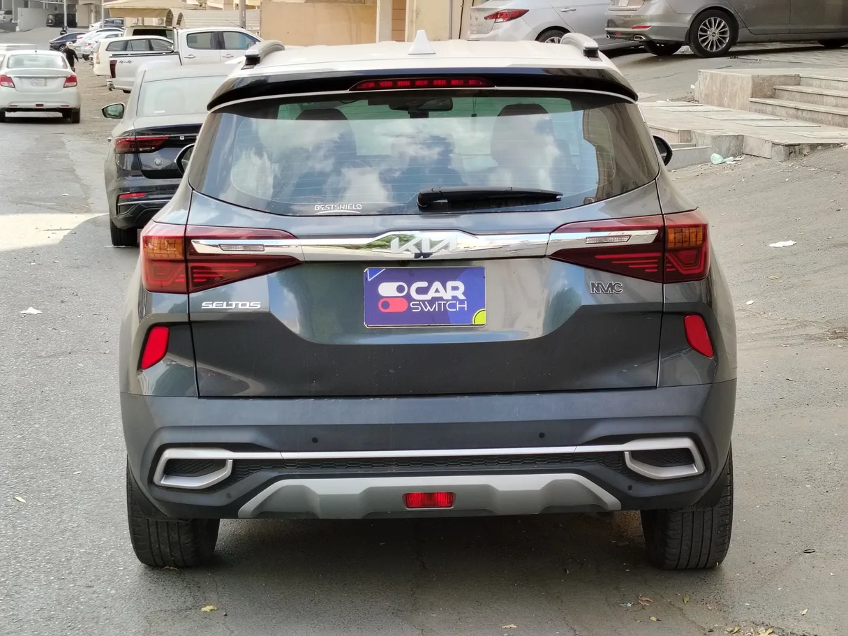 Car image 6