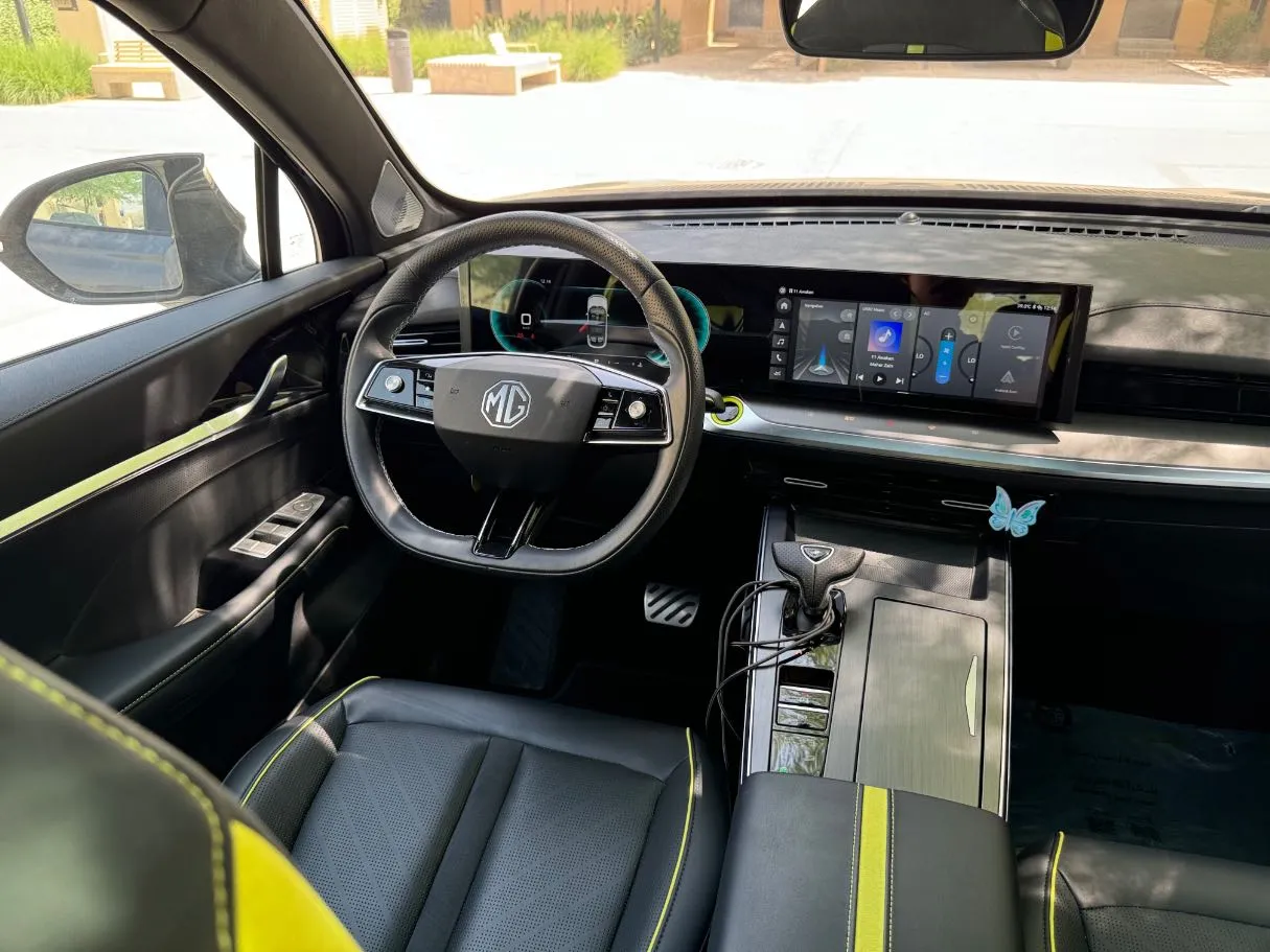 Car image 21