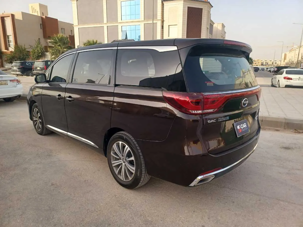 Car image 7