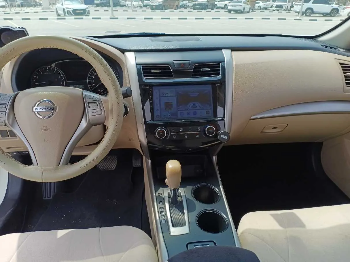 Car image 16