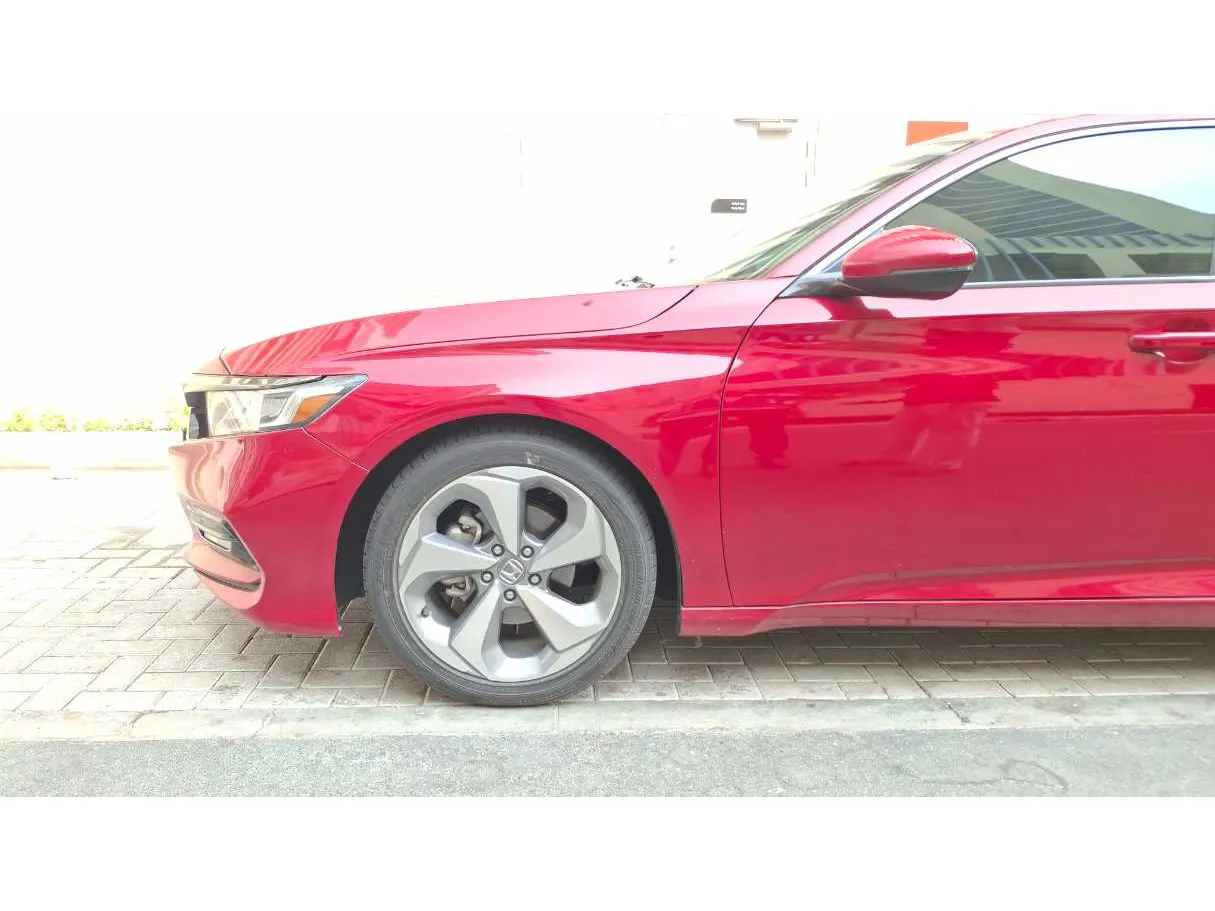 Car image 9