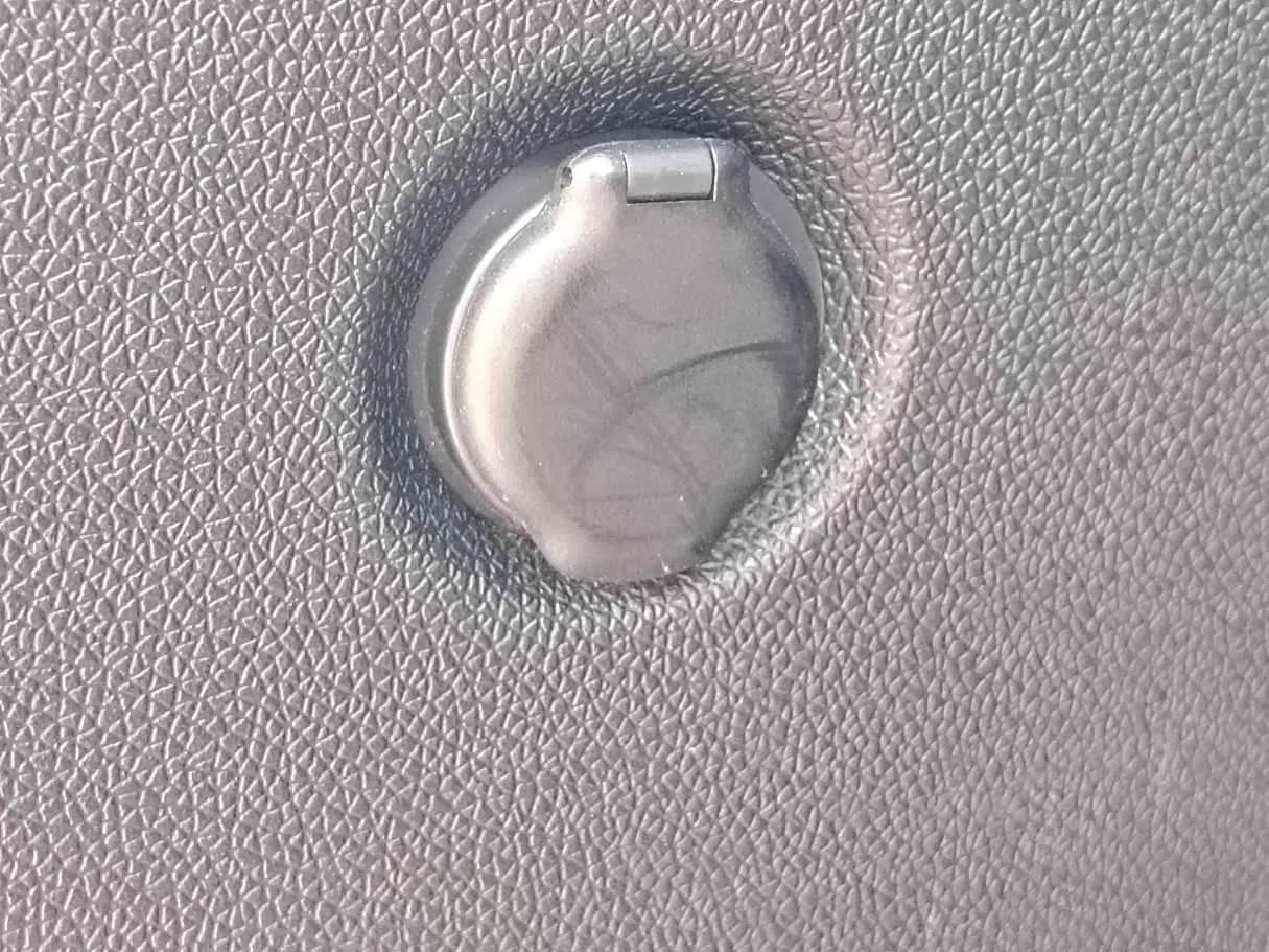 Car image 28