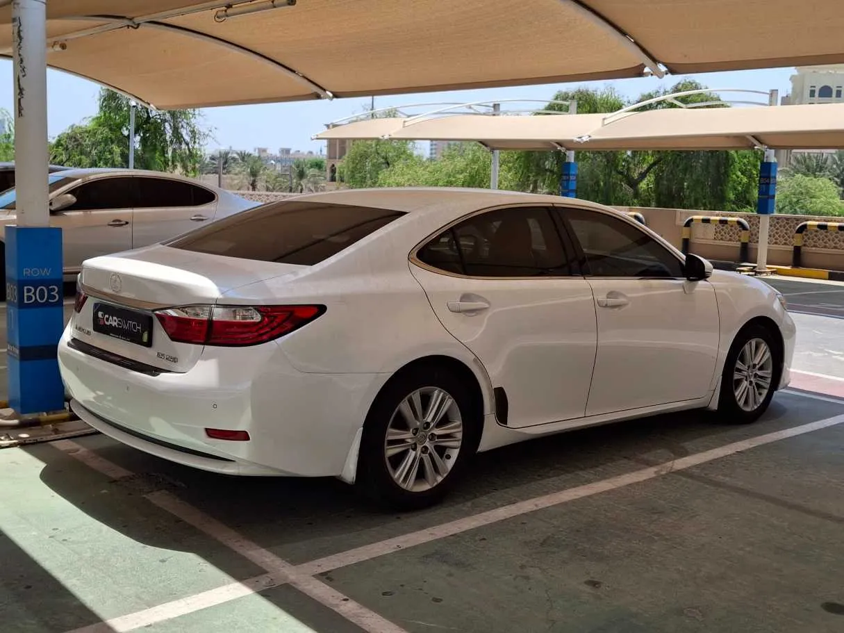 Car image 5