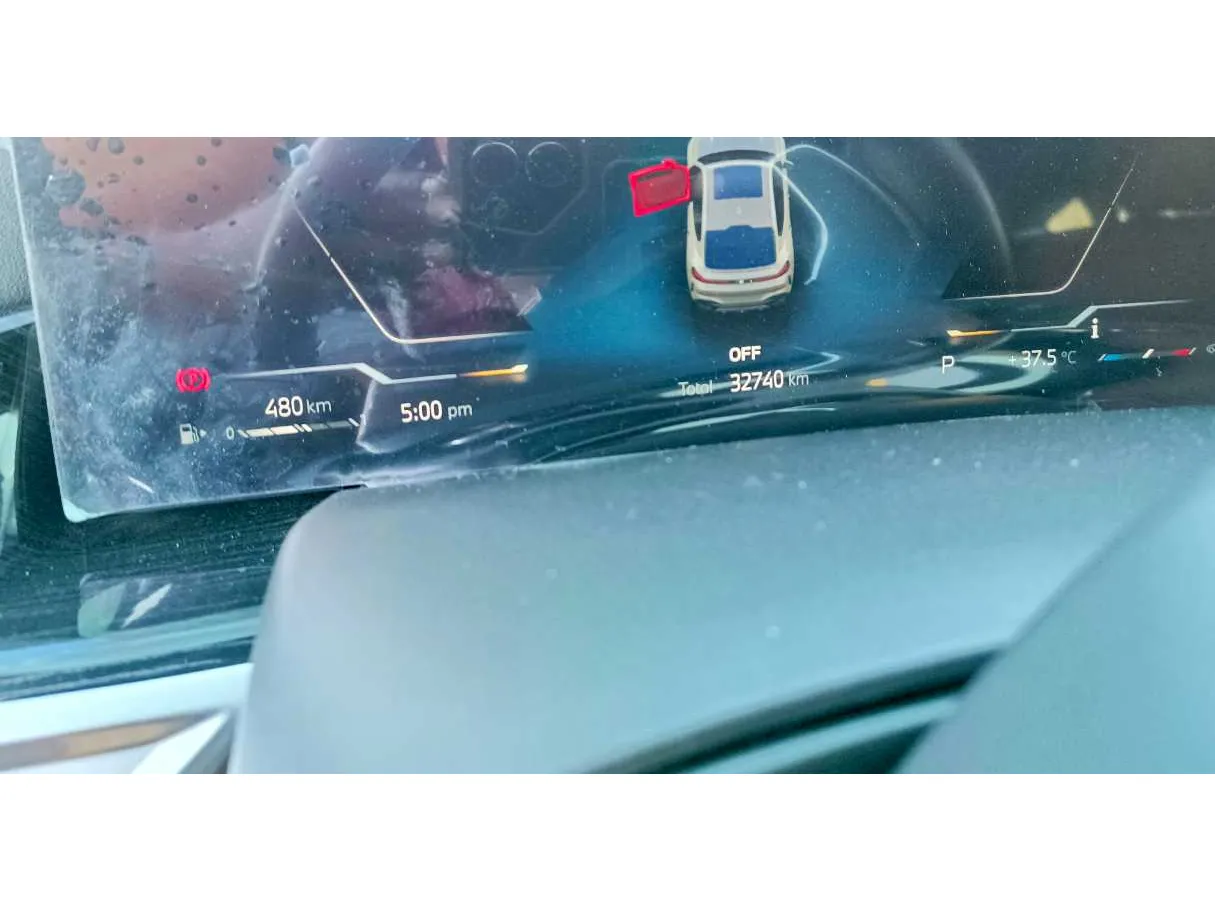 Car image 33