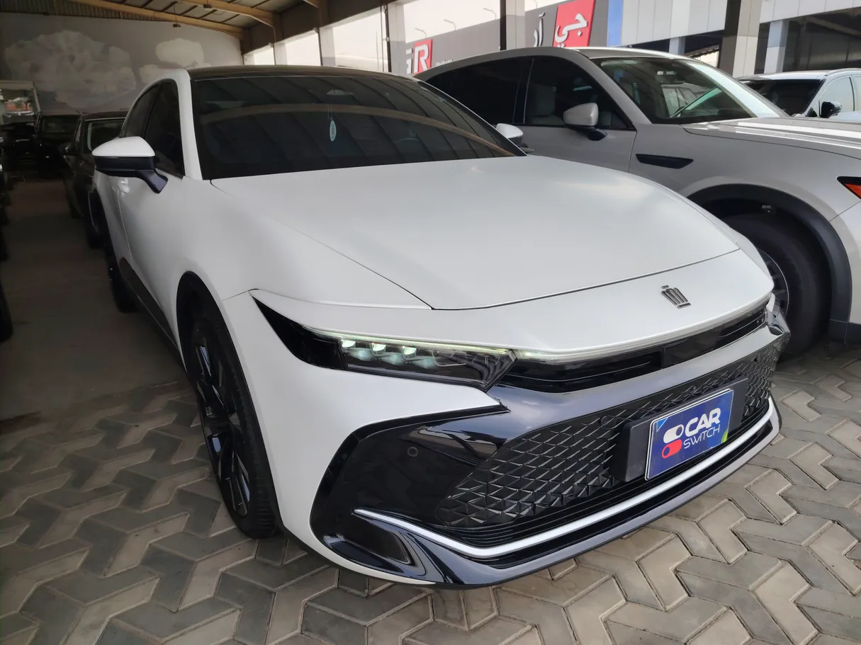 Car image 3