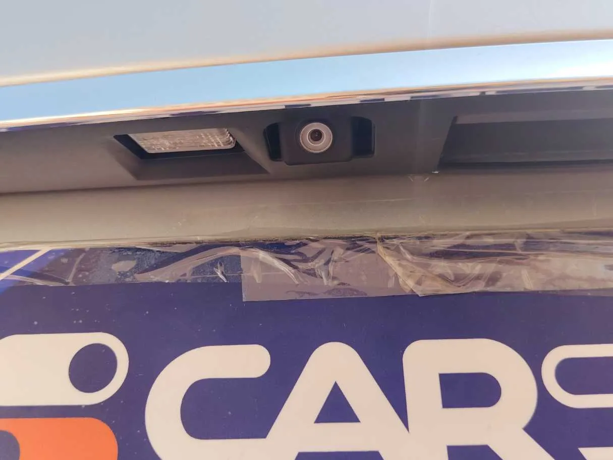 Car image 40