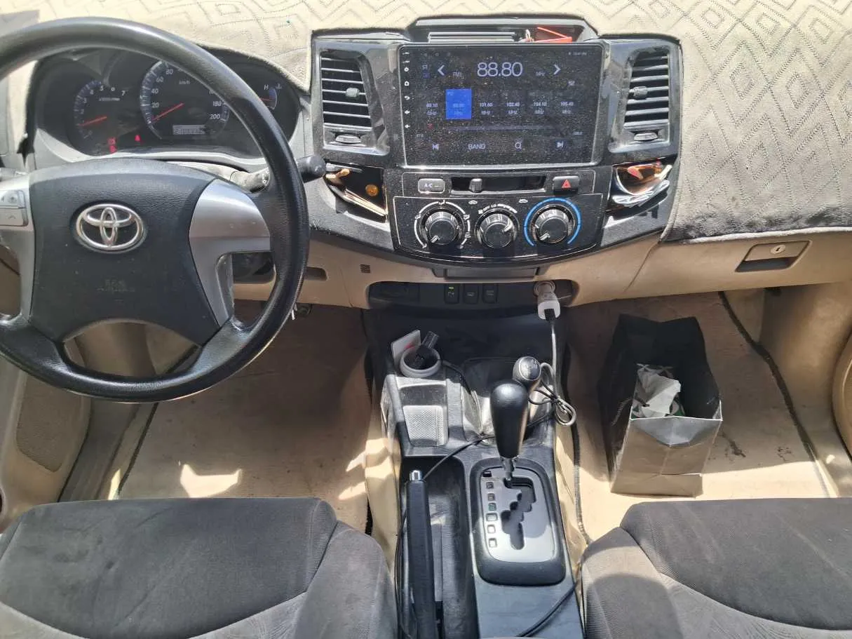 Car image 16