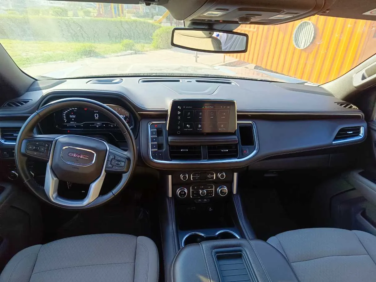 Car image 20