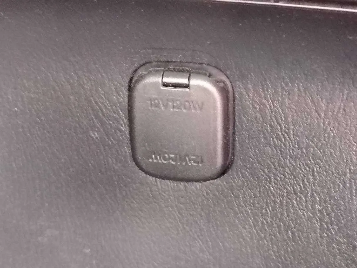 Car image 27