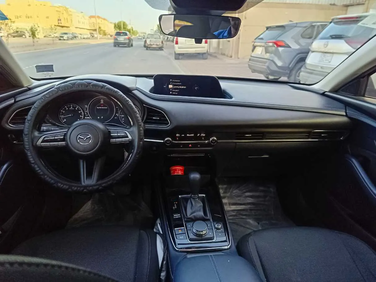 Car image 18
