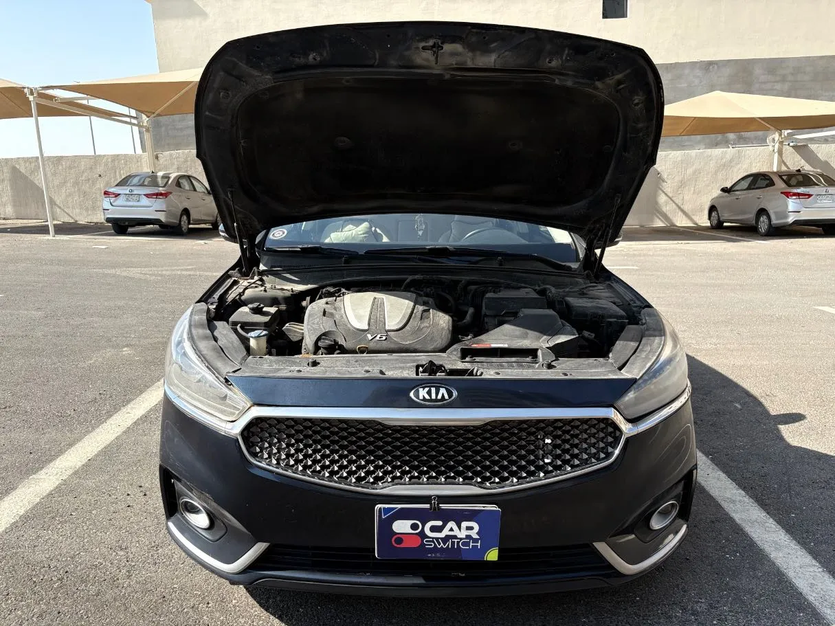 Car image 25