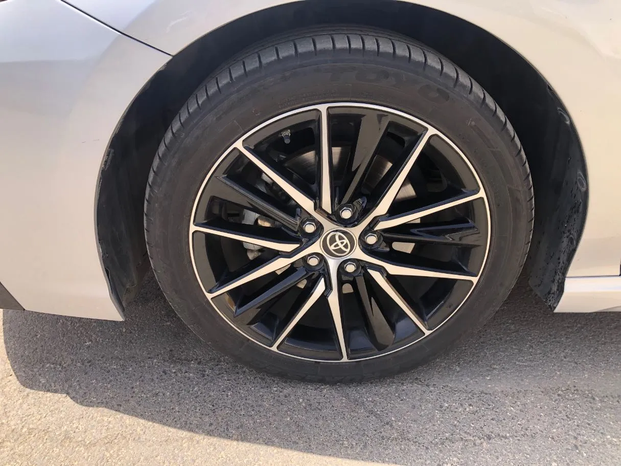 Car image 10