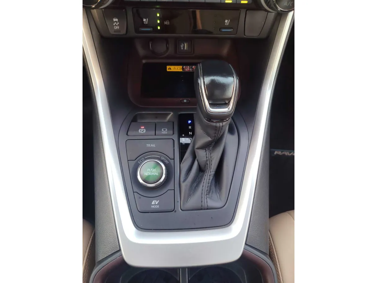 Car image 21