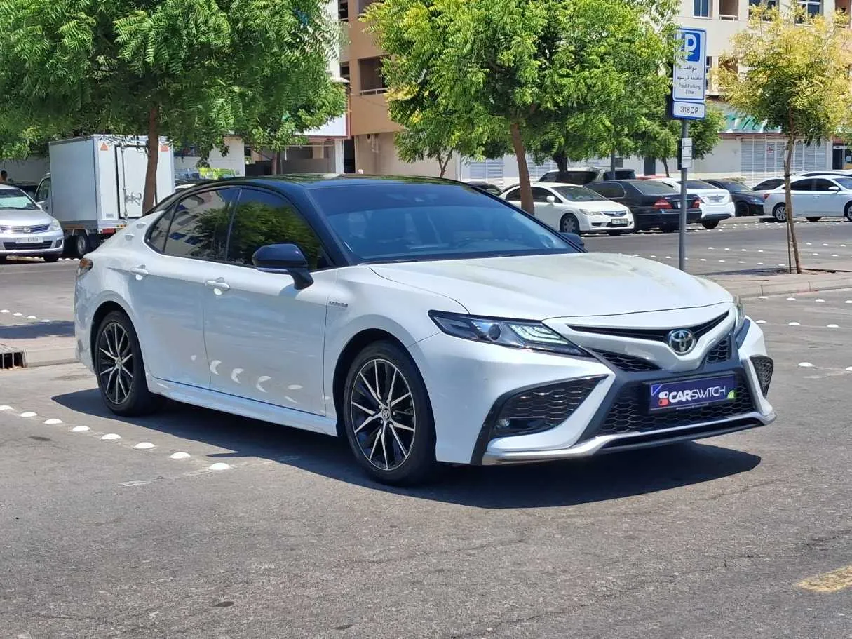 Car image 3