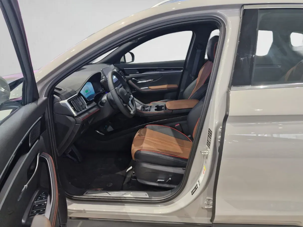 Car image 6