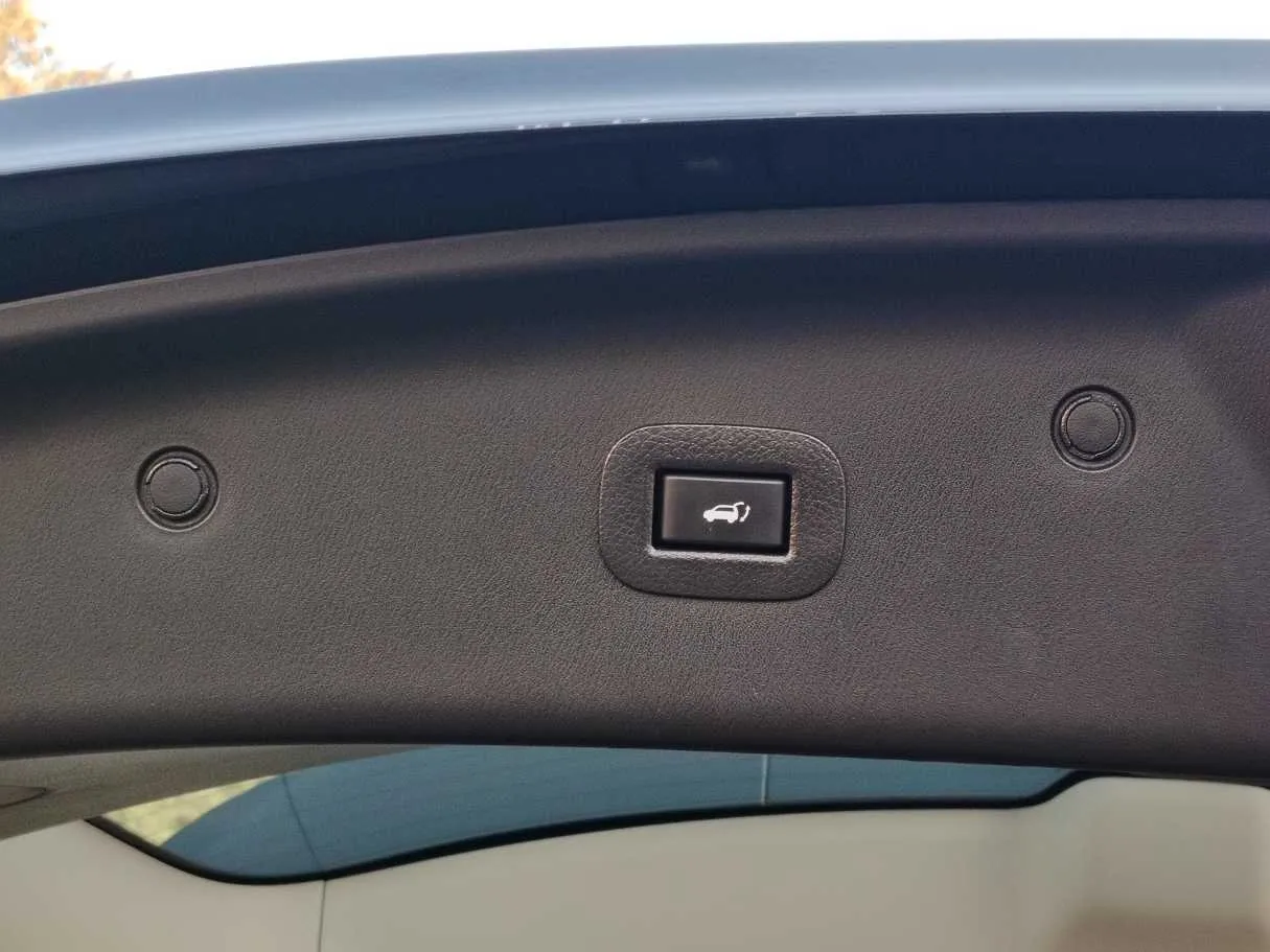 Car image 35