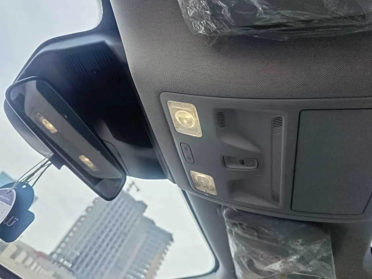 Car image 32