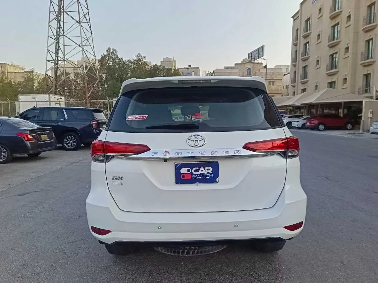 Car image 5