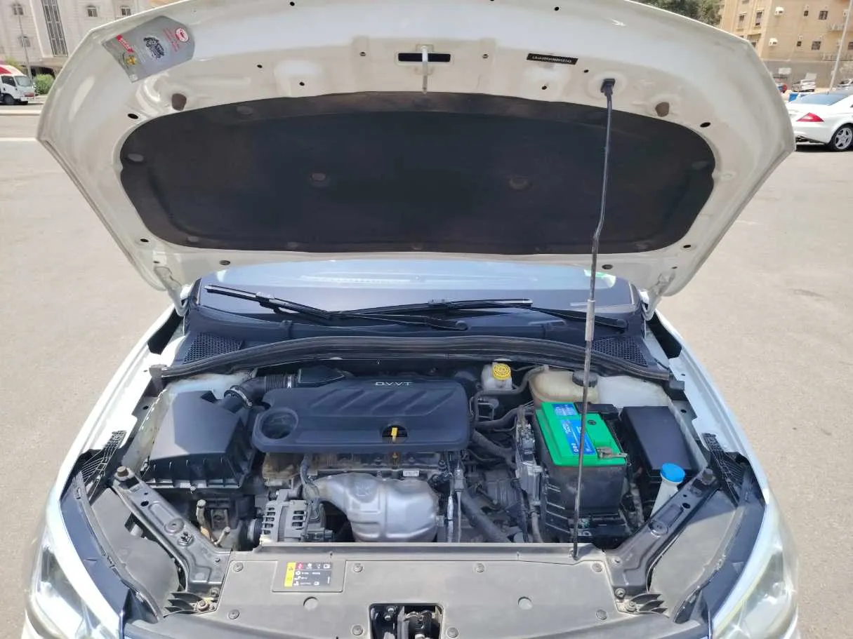 Car image 25