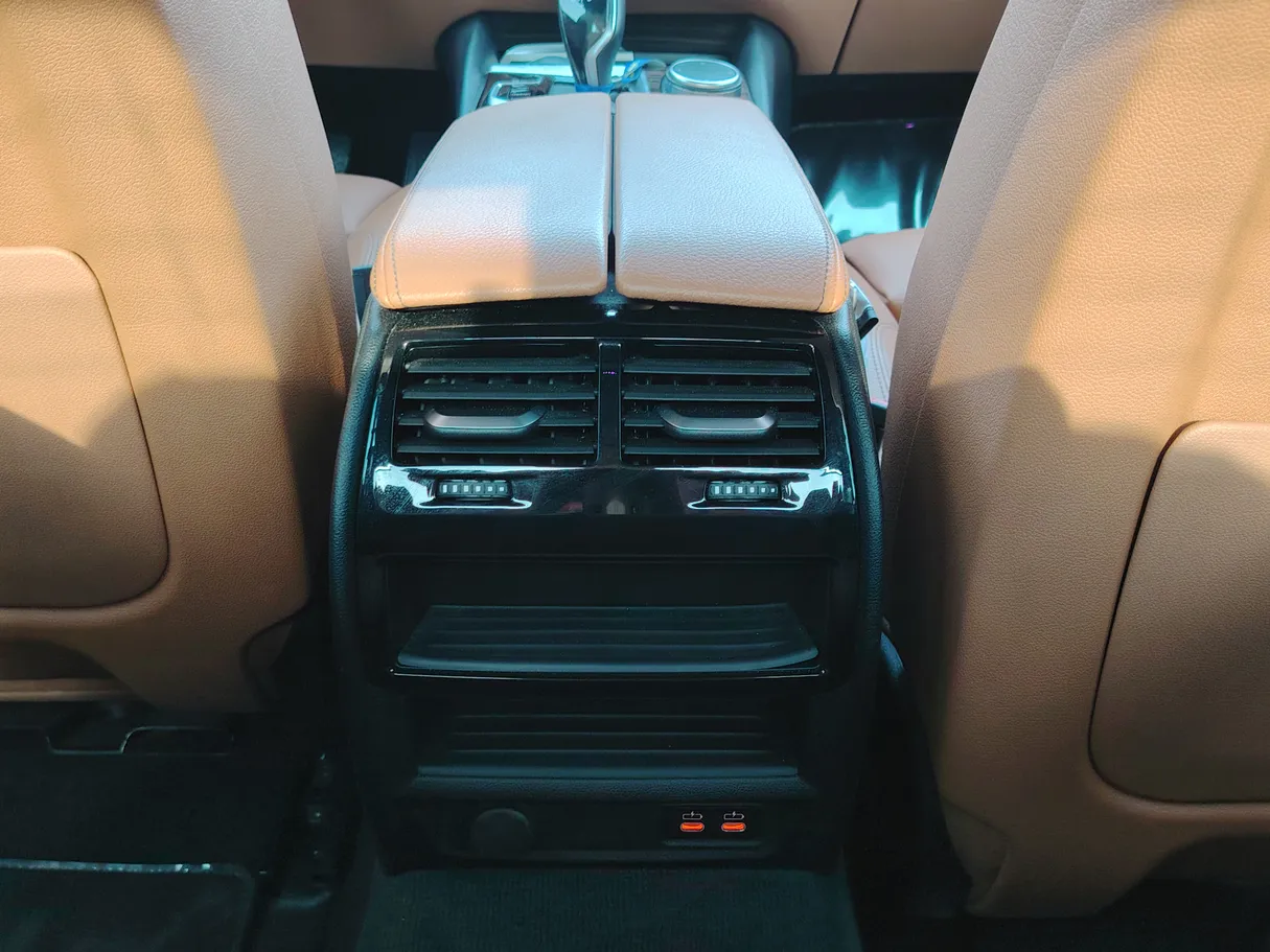 Car image 33