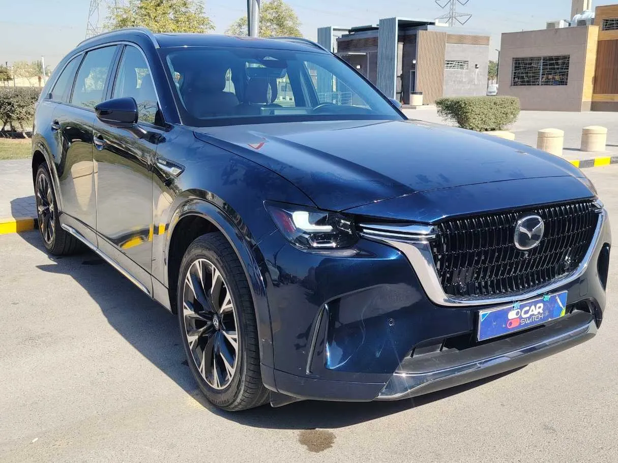 Car image 3