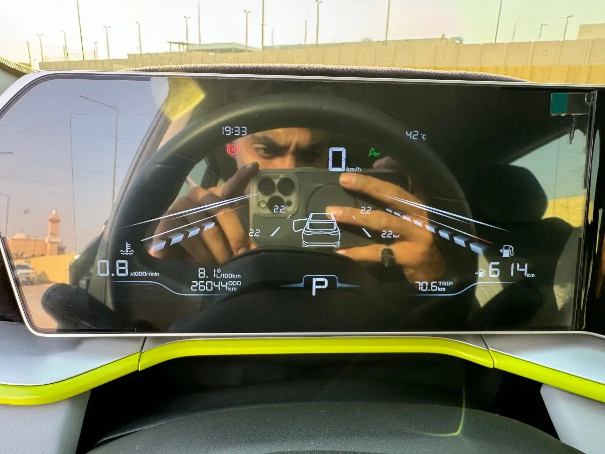 Car image 16