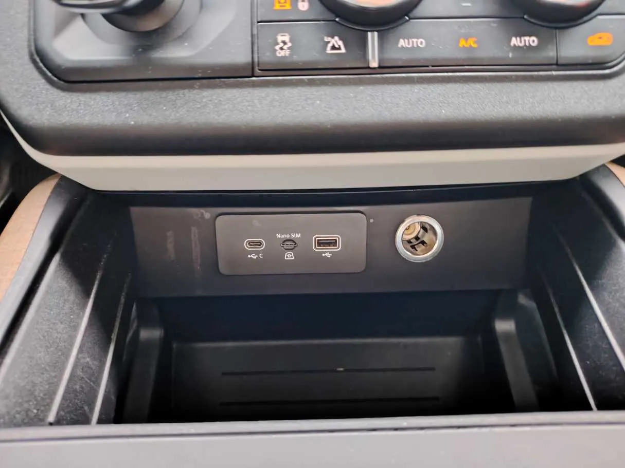Car image 21