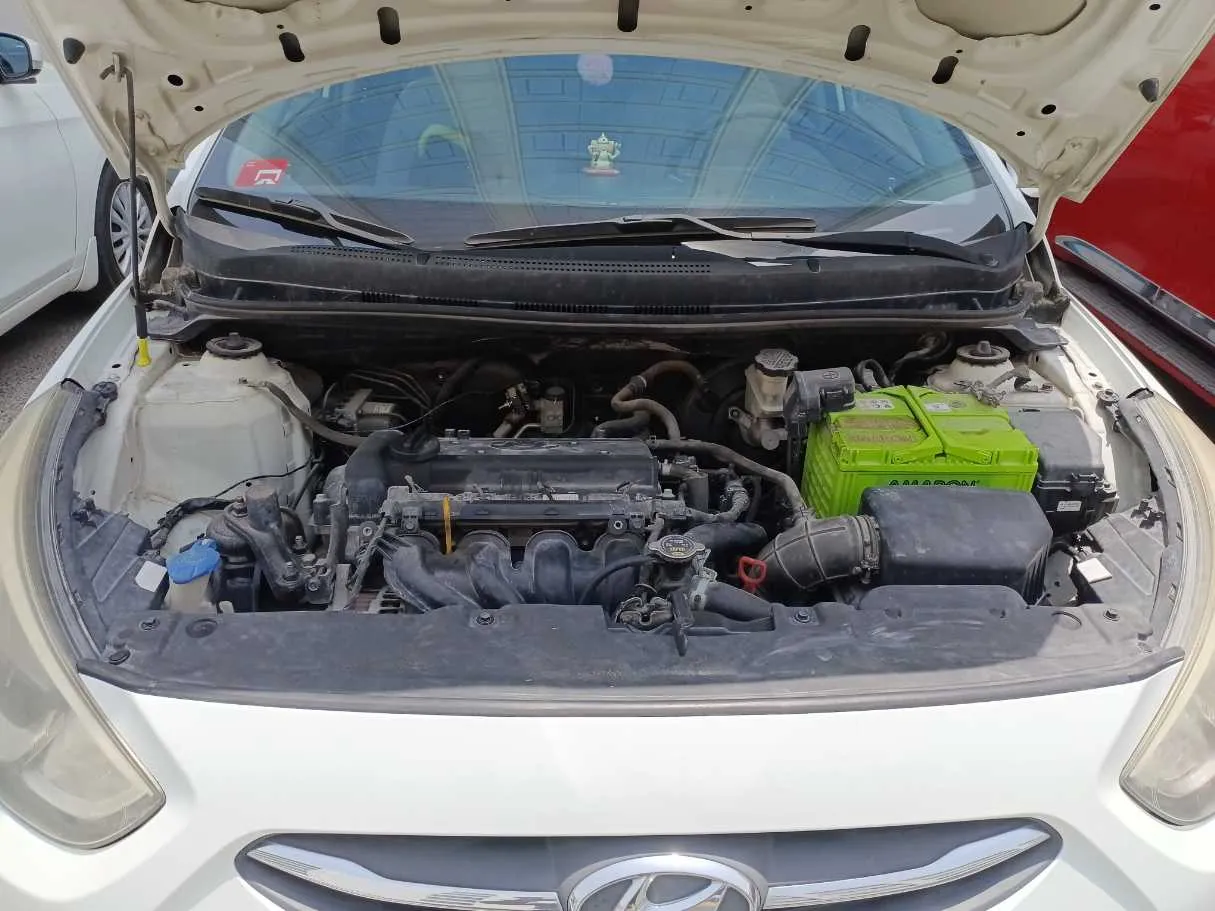 Car image 20