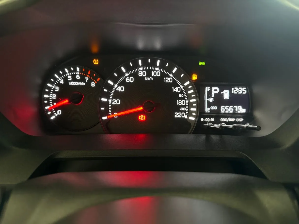 Car image 16