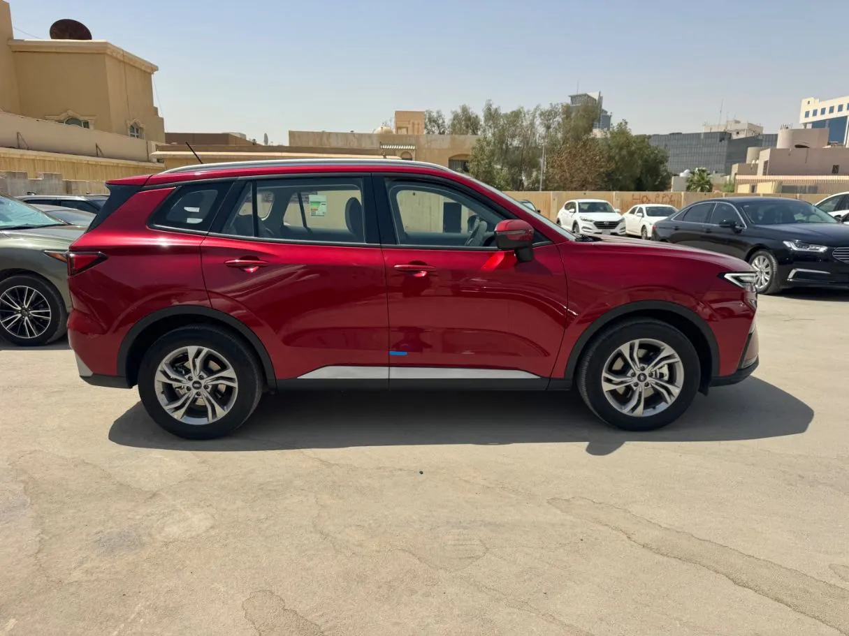 Car image 4