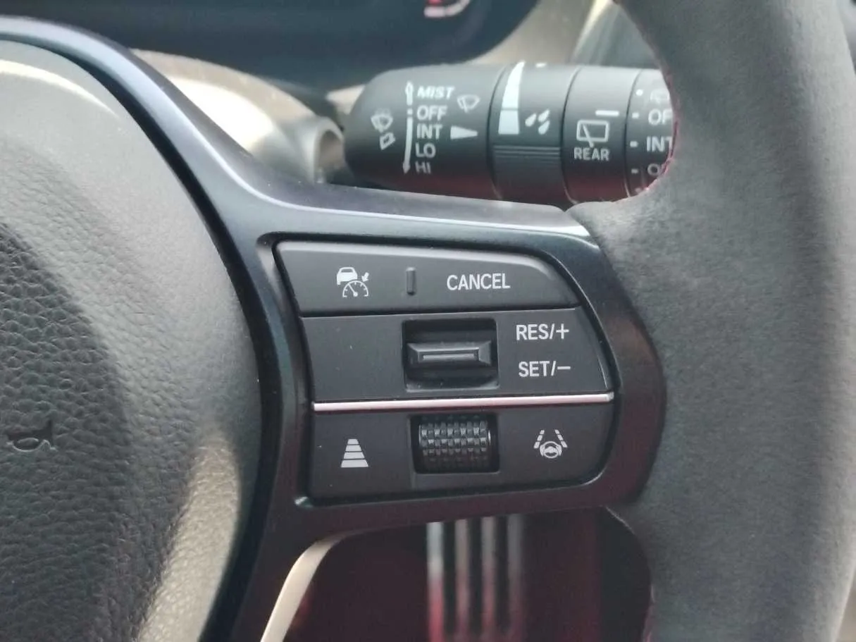 Car image 25