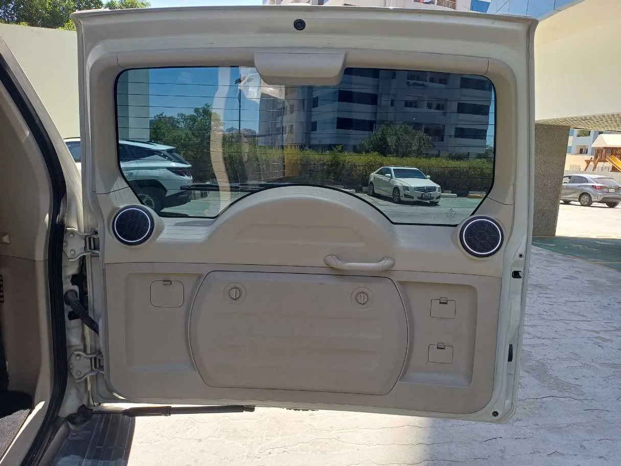 Car image 20